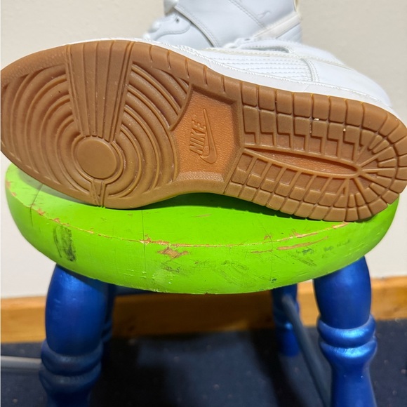 Nike Dunk High White High-Top Sneakers - Picture 4 of 6